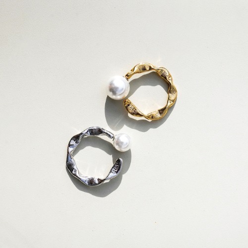 Wine Charm Earrings - Pearls